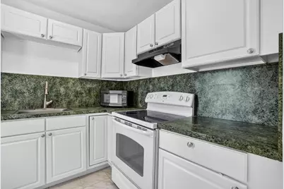 2555 NE 11th Street #404, Fort Lauderdale, FL 33304 - Photo 5
