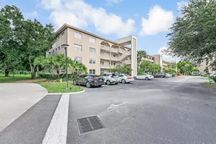4402 Martinique, Coconut Creek, FL 33066 - Photo 3