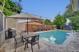 201 N 68th Way, Hollywood, FL 33024 - Photo 27