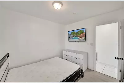 201 N 68th Way, Hollywood, FL 33024 - Photo 17