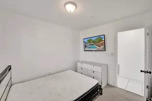 201 N 68th Way, Hollywood, FL 33024 - Photo 17