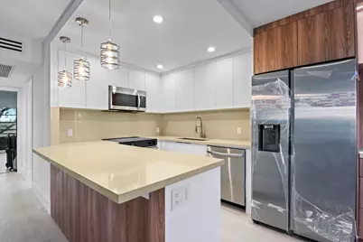 3076 Newport Drive #Q, Deerfield Beach, FL 33442 - Photo 3