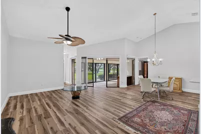 5887 Parkwalk Circle W, Boynton Beach, FL 33472 - Photo 7
