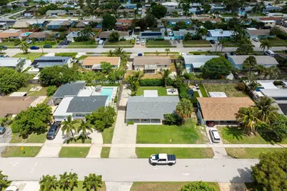 431 SE 4th Street, Deerfield Beach, FL 33441 - Photo 3