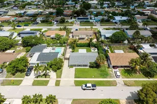 431 SE 4th St, Deerfield Beach, FL 33441 - Photo 3