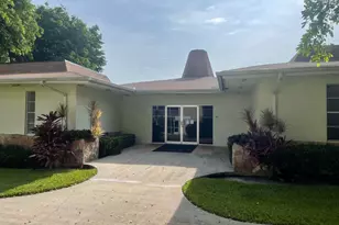 700 Village Green Ct, Palm Springs, FL 33461 - Photo 13