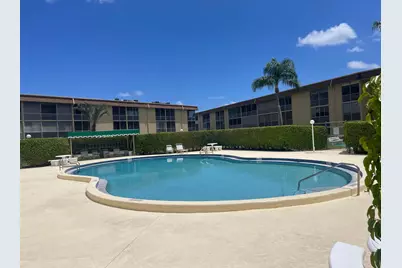 700 Village Green Court #208, Palm Springs, FL 33461 - Photo 11