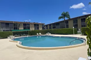 700 Village Green Ct, Palm Springs, FL 33461 - Photo 11