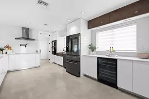 2041 NE 52nd St, Fort Lauderdale, FL 33308 - Photo 11