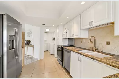 1900 Consulate Place #1704, West Palm Beach, FL 33401 - Photo 23