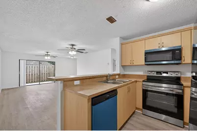 9425 NW 49th Court, Sunrise, FL 33351 - Photo 9