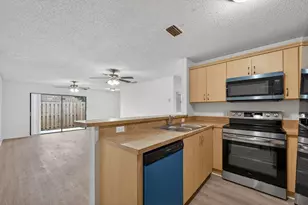 9425 NW 49th Ct, Sunrise, FL 33351 - Photo 9