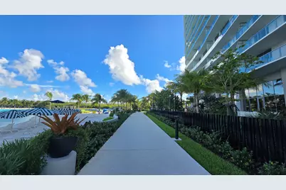2411 Laguna Circle #510, North Miami, FL 33181 - Photo 5
