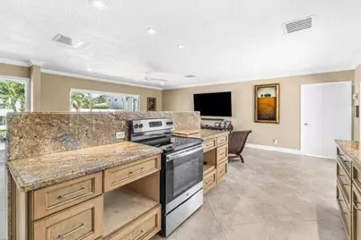653 NW 10th Court, Boca Raton, FL 33486 - Photo 11