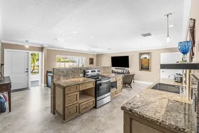 653 NW 10th Court, Boca Raton, FL 33486 - Photo 5