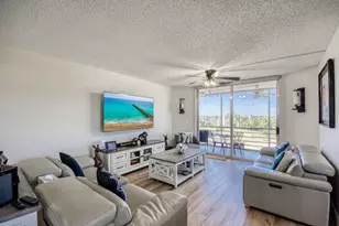 3465 Via Poinciana, Lake Worth, FL 33467 - Photo 3