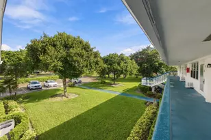 62 Oakridge E, Deerfield Beach, FL 33442 - Photo 1