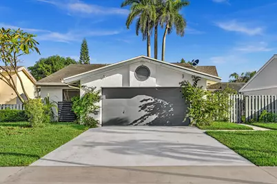 82 Baytree Circle, Boynton Beach, FL 33436 - Photo 1