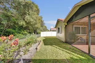 226 SW 206th Ave, Pembroke Pines, FL 33029 - Photo 45