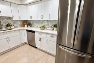 1655 NE 115th St, Miami, FL 33181 - Photo 7