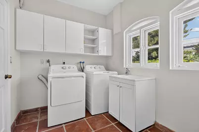 7500 W Treasure Drive, North Bay Village, FL 33141 - Photo 23