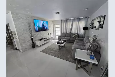 2340 NE 8th Avenue, Pompano Beach, FL 33064 - Photo 23
