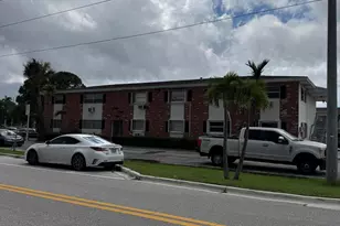 810 Lake Shore Dr, Lake Park, FL 33403 - Photo 1