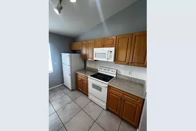 517 SW Fairway Avenue, Port Saint Lucie, FL 34983 - Photo 7