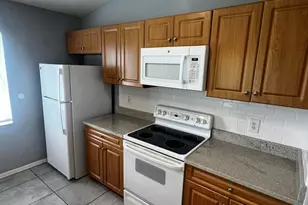 517 SW Fairway Ave, Port Saint Lucie, FL 34983 - Photo 7