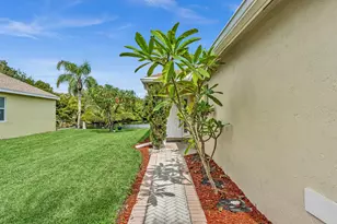 1788 Sawgrass Cir, Greenacres, FL 33413 - Photo 3