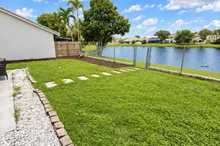 6057 Strawberry Lakes Cir, Lake Worth, FL 33463 - Photo 11