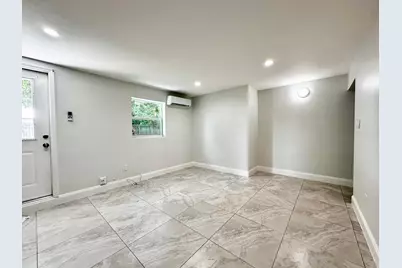 1279 NE 40th Place, Oakland Park, FL 33334 - Photo 15
