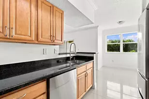 11600 SW 2nd Street SW, Pembroke Pines, FL 33025 - Photo 7