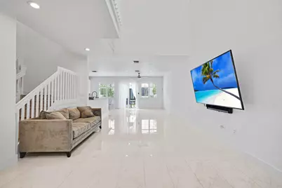 131 SE 7th Way #131, Pompano Beach, FL 33060 - Photo 9