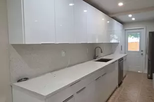 2421 N 40th Ave, Hollywood, FL 33021 - Photo 5