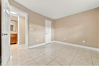 8285 Sunrise Lakes Boulevard #102, Sunrise, FL 33322 - Photo 21