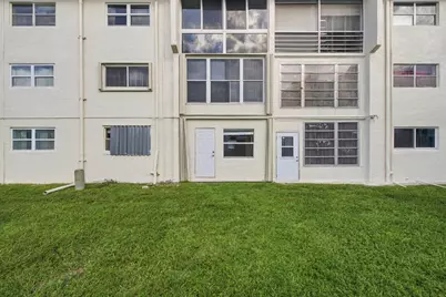 8285 Sunrise Lakes Boulevard #102, Sunrise, FL 33322 - Photo 23