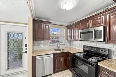 8285 Sunrise Lakes Boulevard #102, Sunrise, FL 33322 - Photo 11