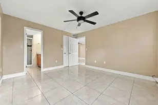 8285 Sunrise Lakes Blvd, Sunrise, FL 33322 - Photo 15