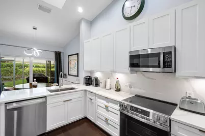 17299 Boca Club Boulevard #4, Boca Raton, FL 33487 - Photo 5