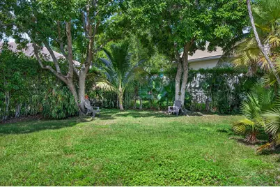 2476 Poinciana Lane, Weston, FL 33327 - Photo 13