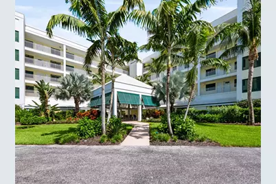529 NE Plantation Road #105, Stuart, FL 34996 - Photo 1