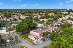 22 N Valencia Dr, Davie, FL 33324 - Photo 45