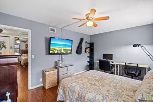 22 N Valencia Dr, Davie, FL 33324 - Photo 29