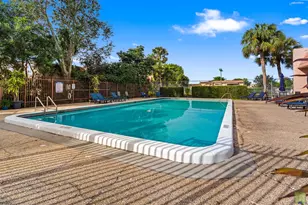 22 N Valencia Dr, Davie, FL 33324 - Photo 39