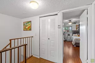 22 N Valencia Dr, Davie, FL 33324 - Photo 21