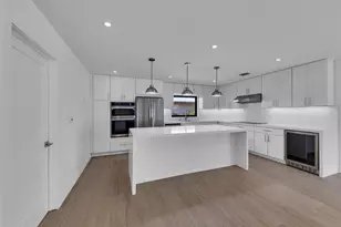 2863 NE 26th Ct, Fort Lauderdale, FL 33306 - Photo 9