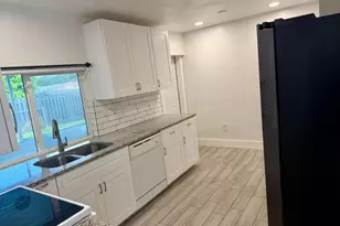 8361 NW 27th Pl, Sunrise, FL 33322 - Photo 5