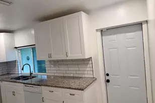 8361 NW 27th Pl, Sunrise, FL 33322 - Photo 7