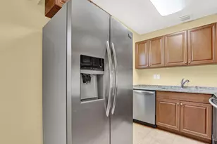184 Norwich H, West Palm Beach, FL 33417 - Photo 3